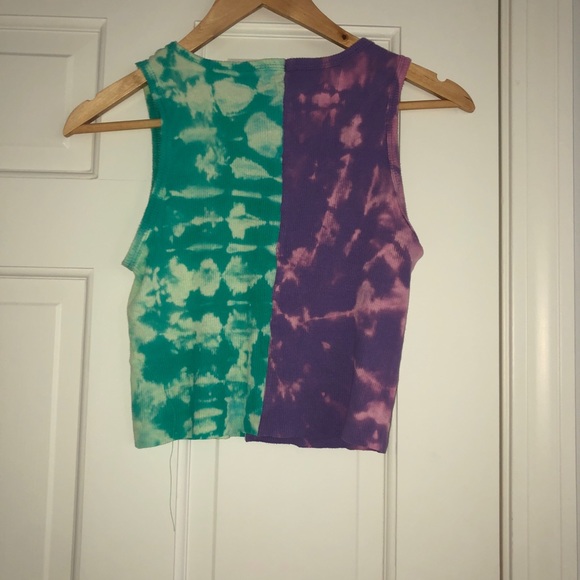 Handmade thrifted split color tank top - Picture 3 of 3